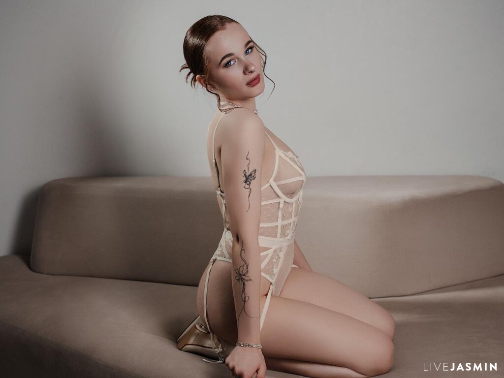 Cam girl profile image for AbigailForlands