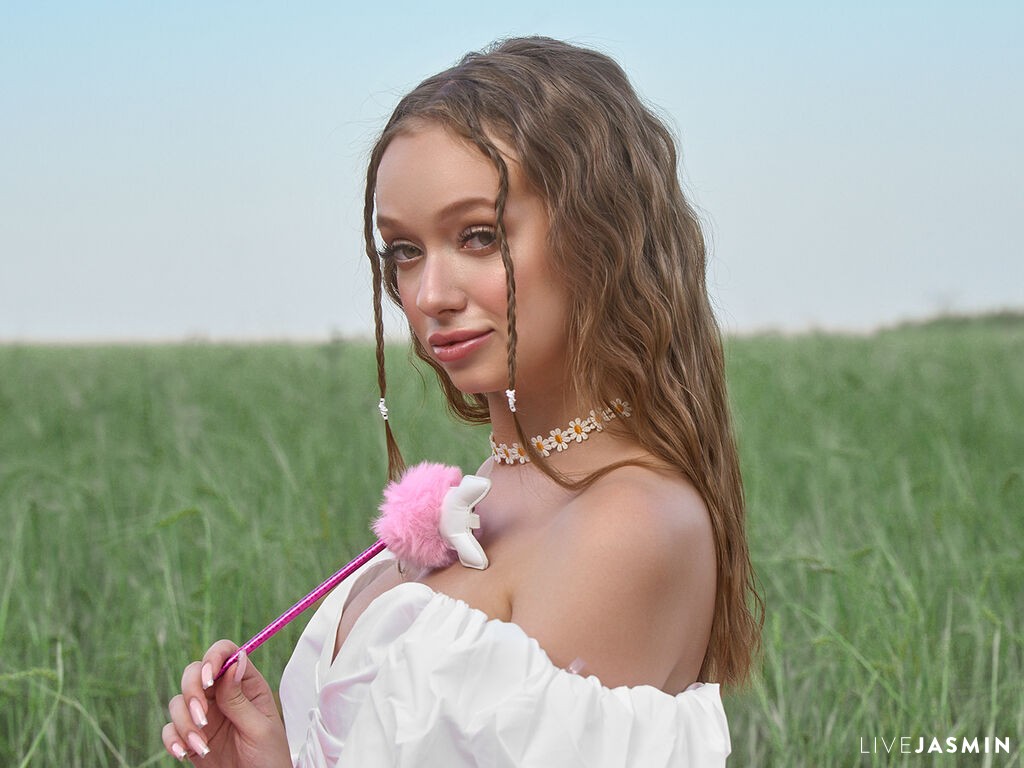 AdeleWood live cam girl profile