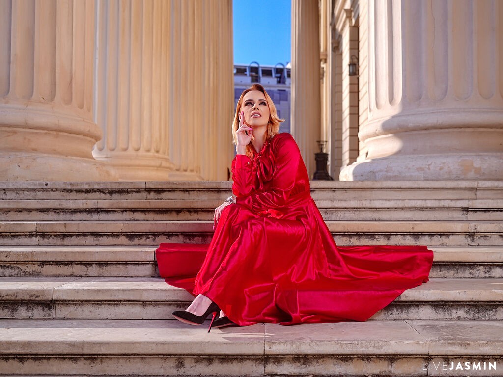 Profile photo for AellennaAA