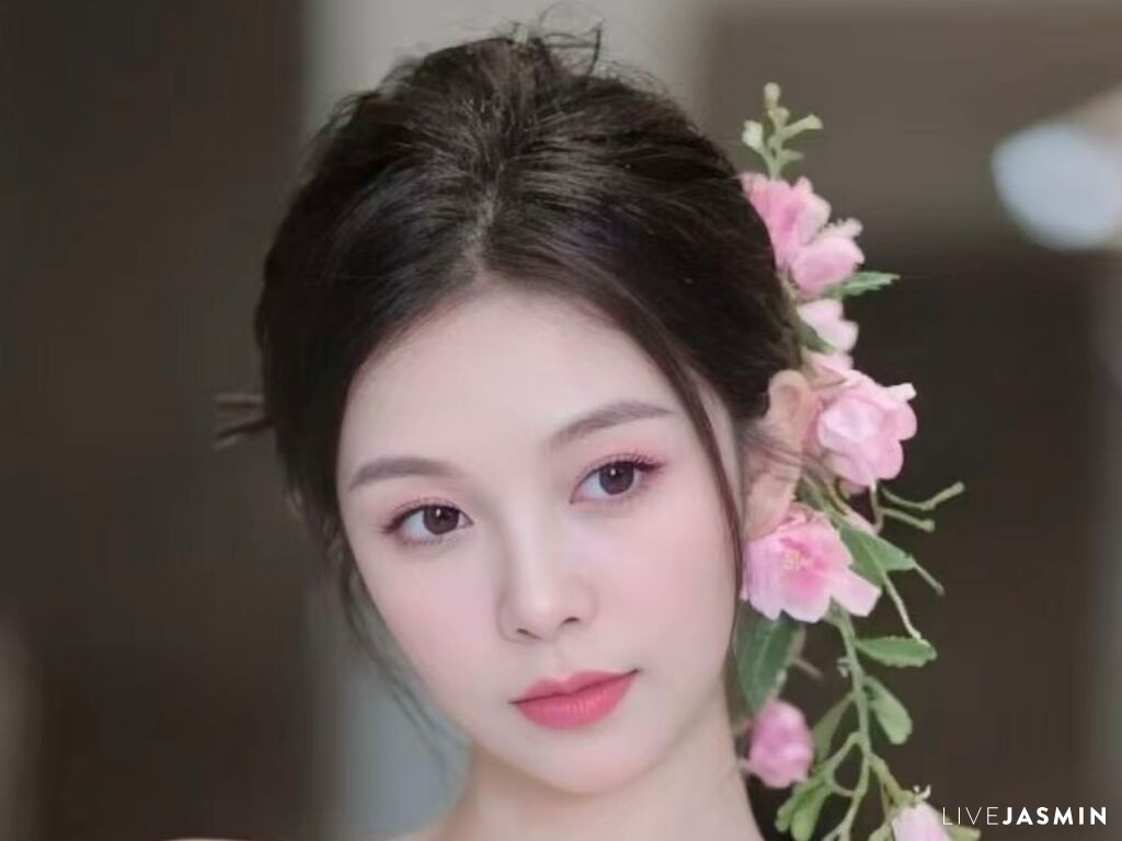 Profile photo for AhJing