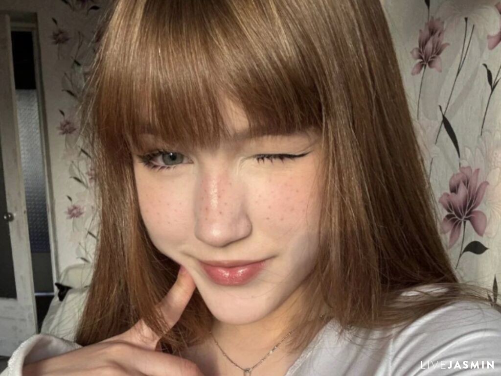 AlberthaBack model profile and live status