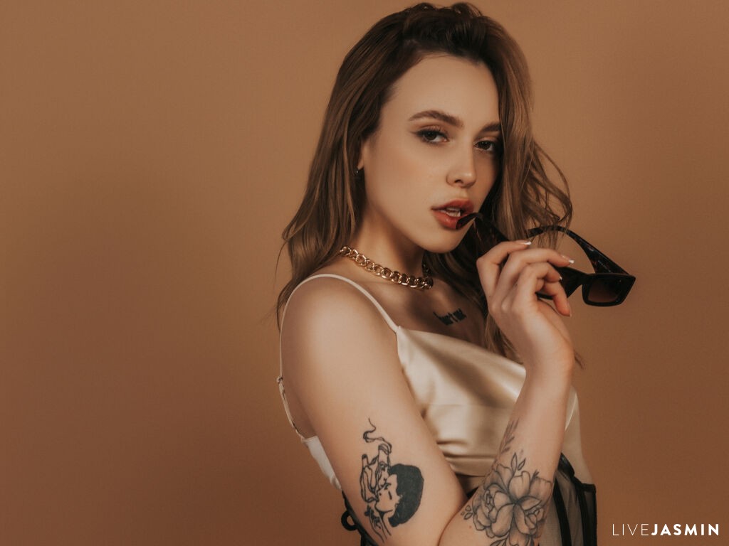 AlexandraRichard live cam girl profile