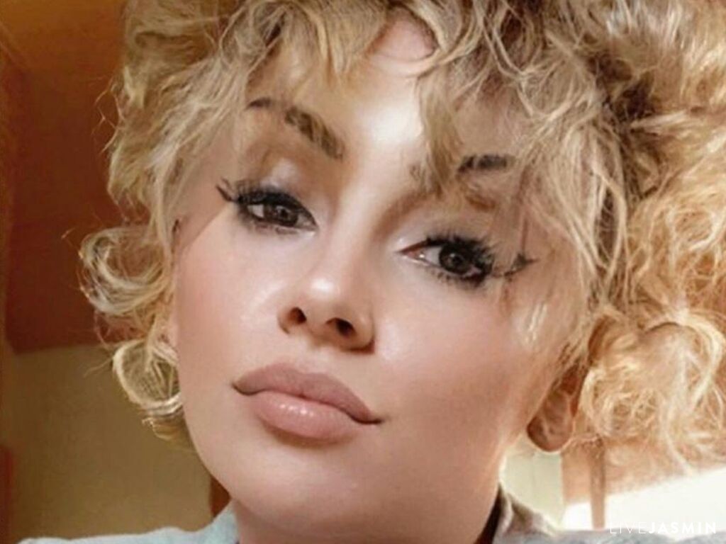 AlexisGray LiveJasmin model profile