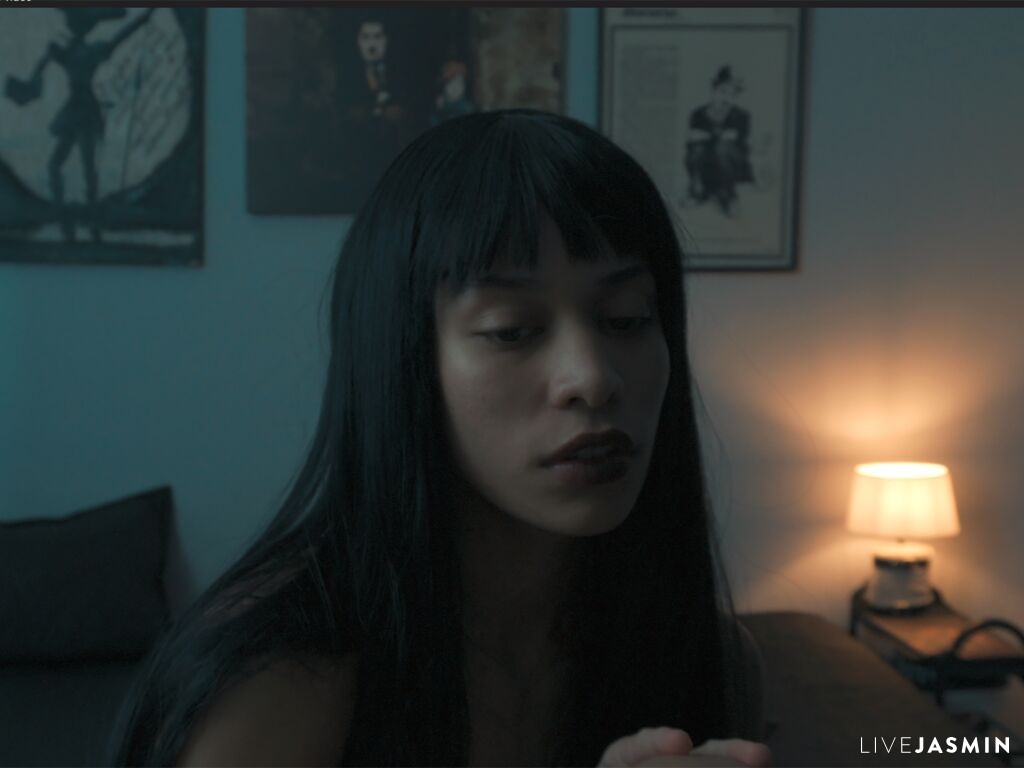 View AliceDusk live cam profile