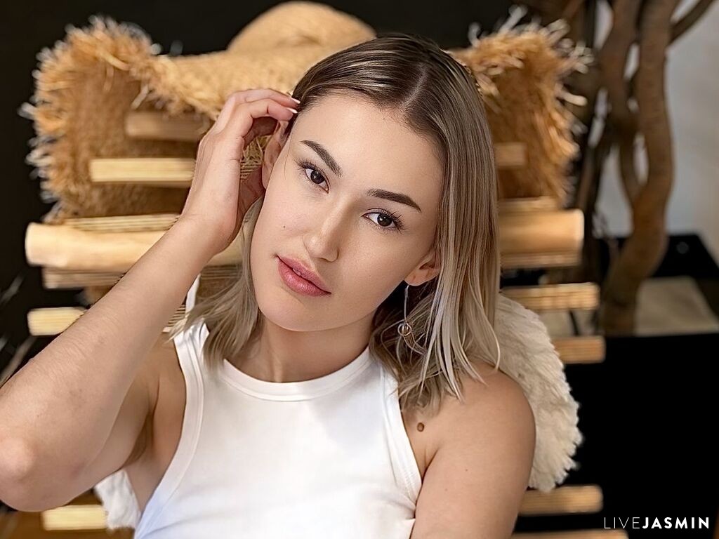 Profile photo for AliceKrossy