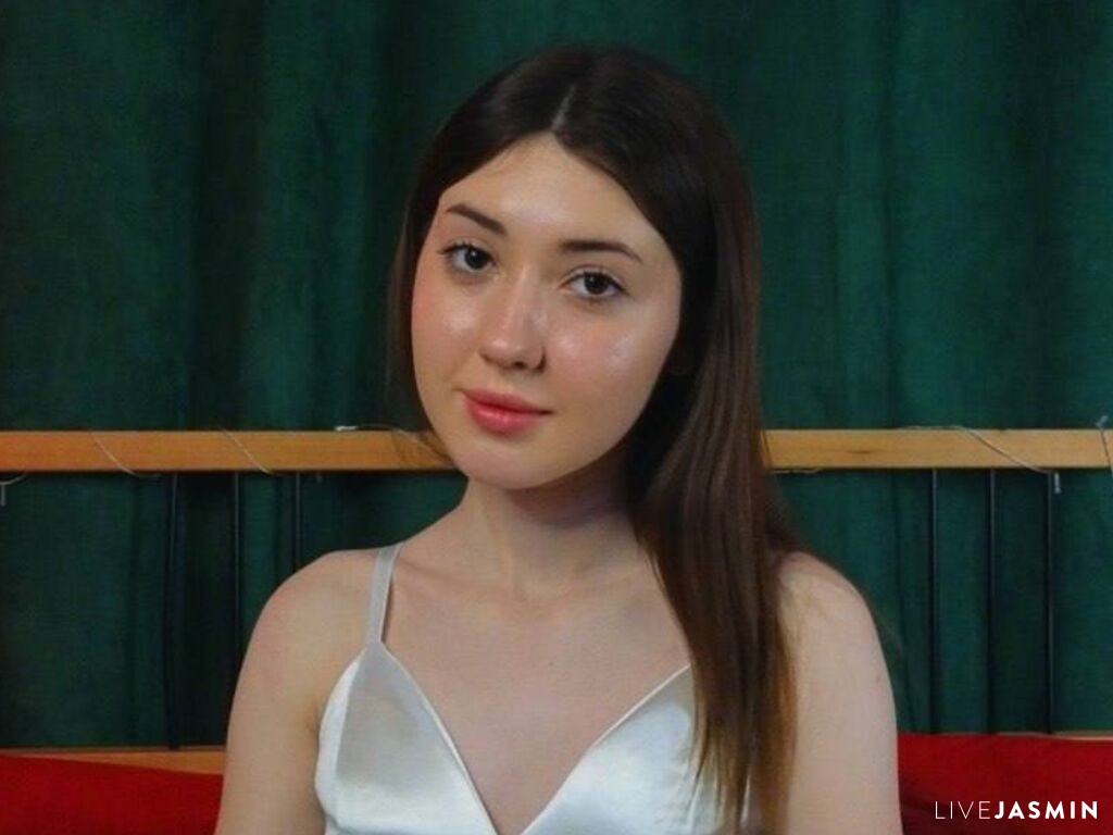 Cam girl profile image for AliceZimmer