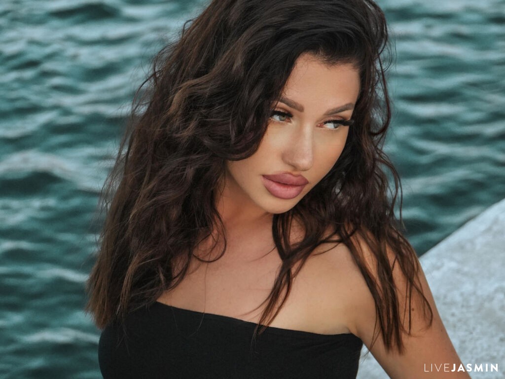 Browse AlisaDiLaurentis live chat profile