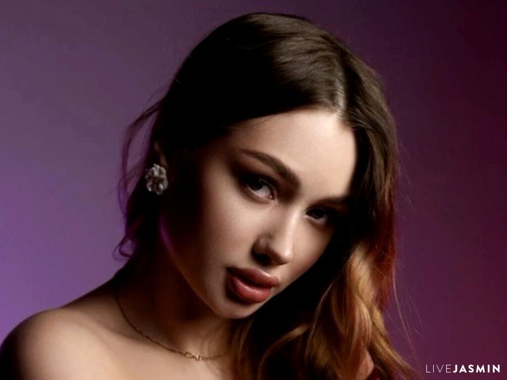 AlisaVei model profile and live status