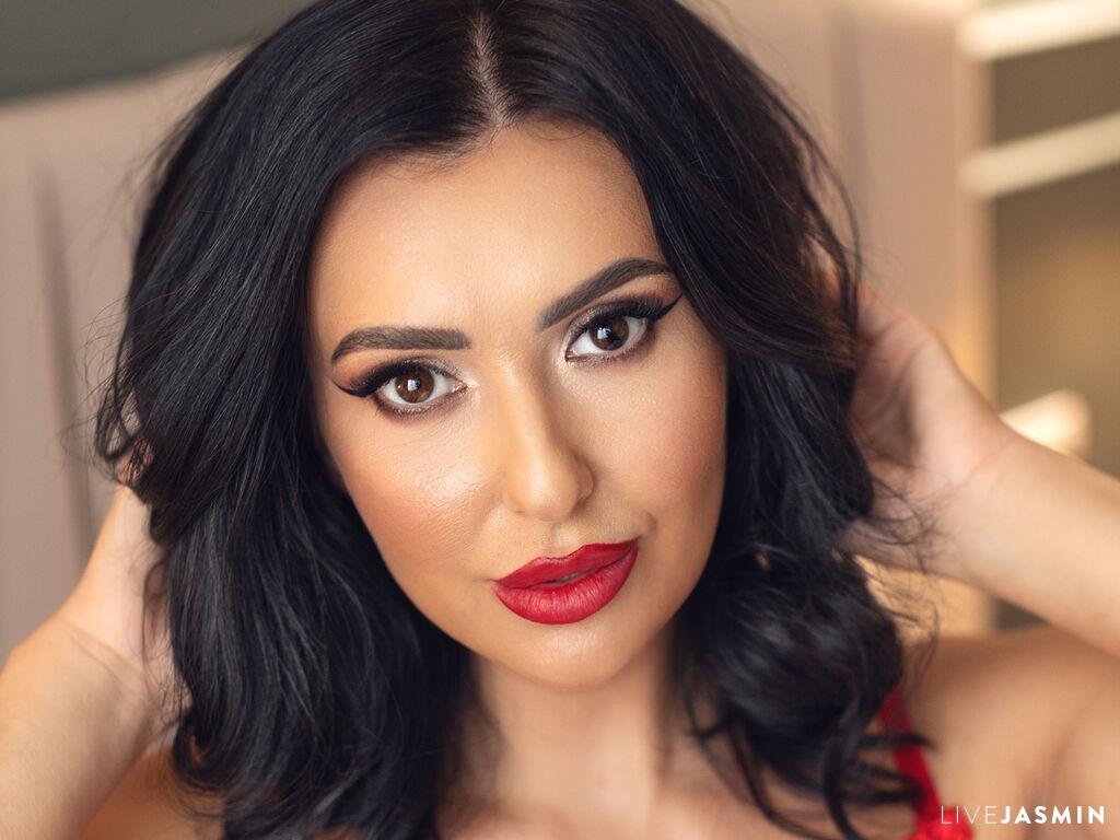 AlisonHale model profile and live status