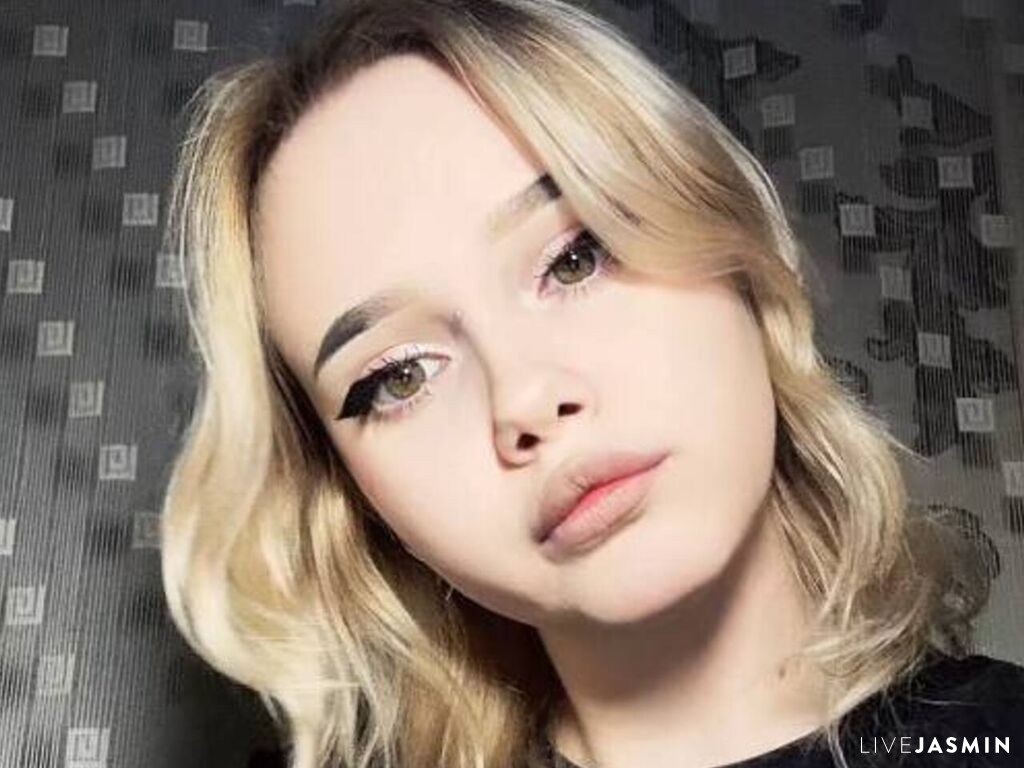 Browse AlmaLonabaugh live chat profile