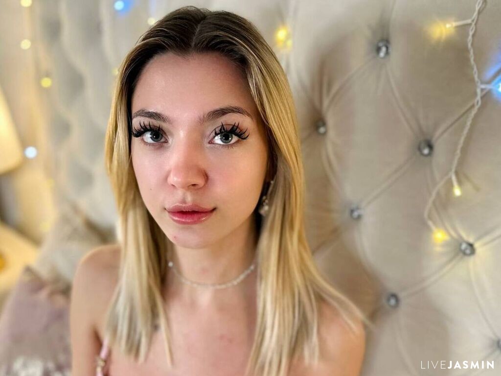 View AmandaHarris live cam profile