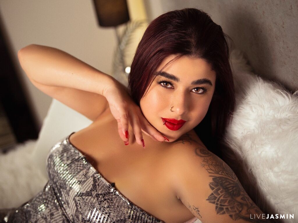 AmaraTexas model profile and live status