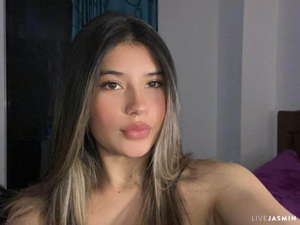 View AmberEliza cam profile and live status