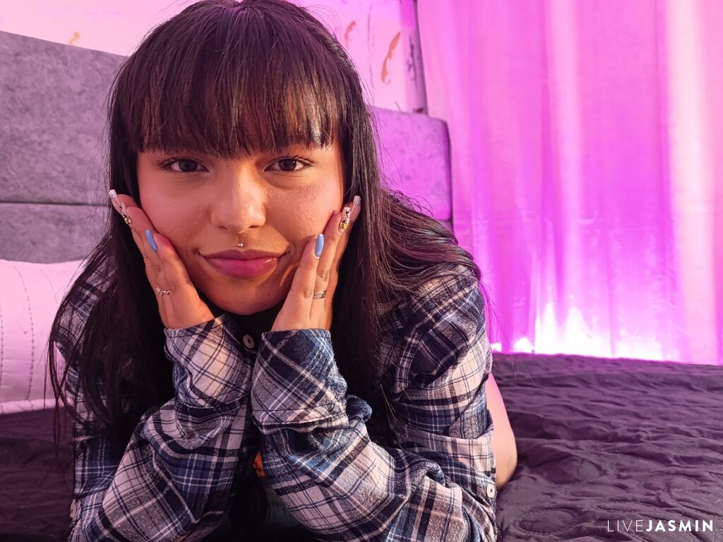 Cam girl profile image for AmeliaVelle