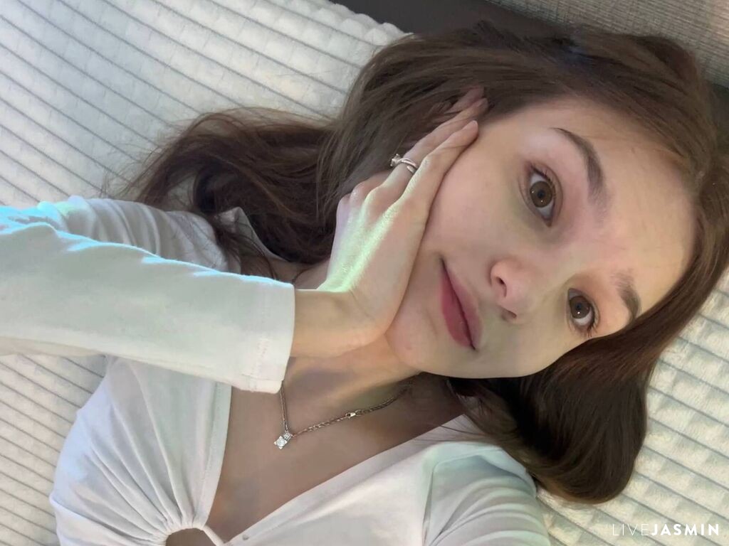 View Ameliamimo live cam profile