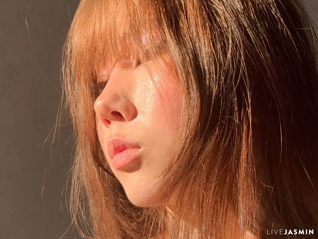Cam girl profile image for AmiraCorbell