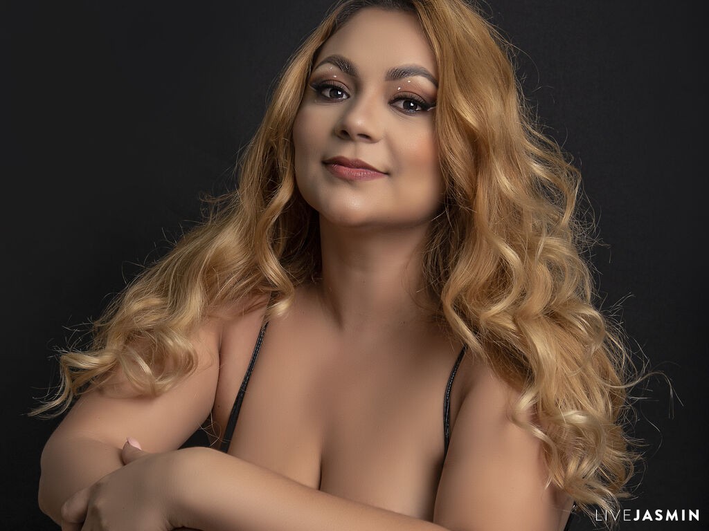 AnastaciaNeil profile in Live Close Up Cam Shows