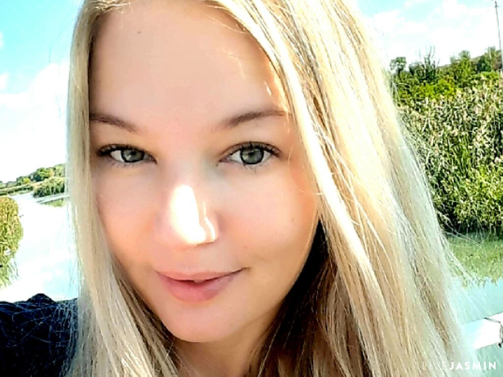 AnaysAnao LiveJasmin model profile
