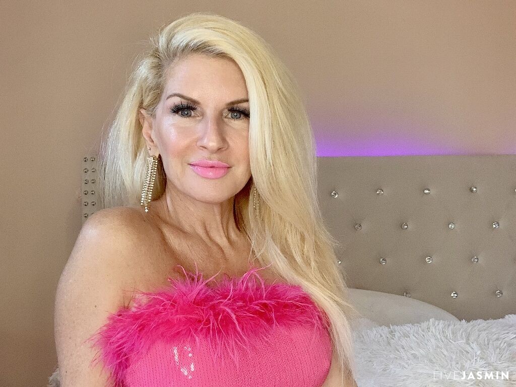 AngelRanea live cam girl profile