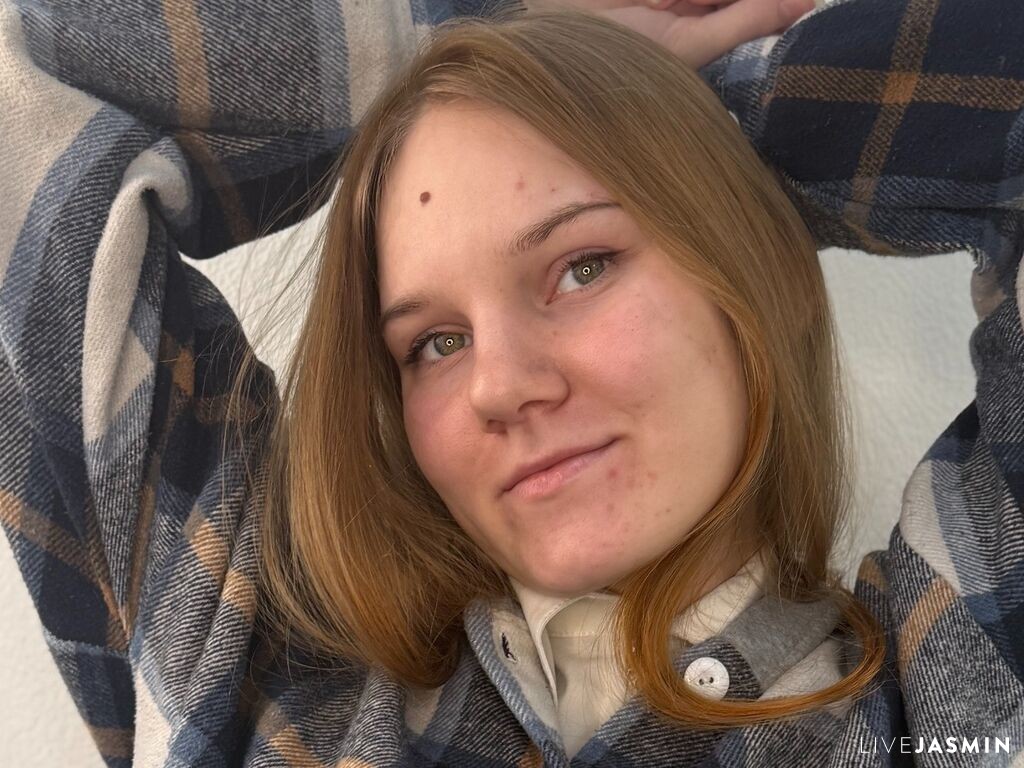 AngelineMagruder model profile and live status