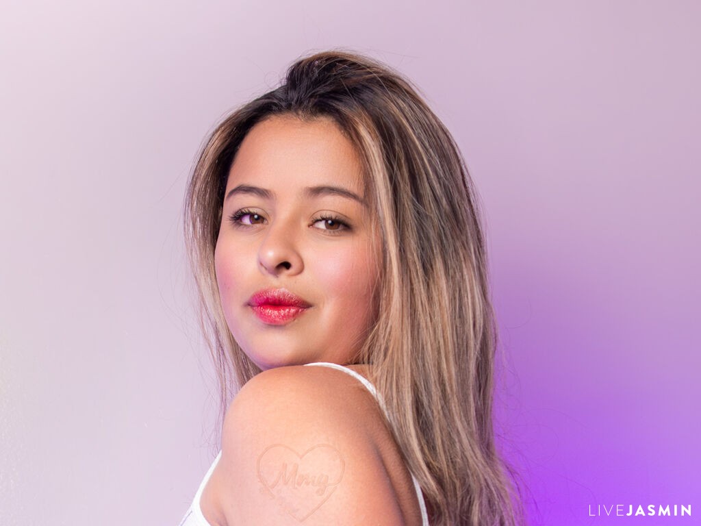 AngellVisen live cam girl profile