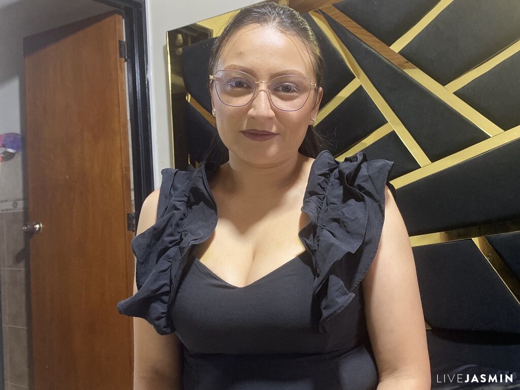 View AngieLafourcade live cam profile