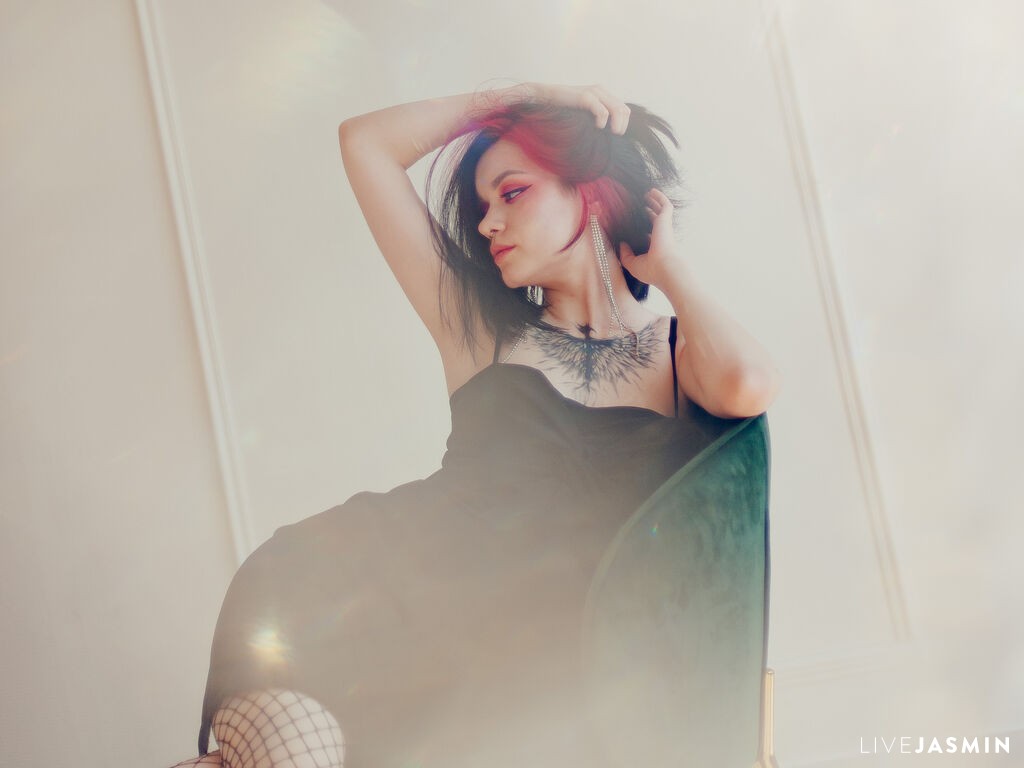Featured LiveJasmin cam girl profile: AnnaLeyah