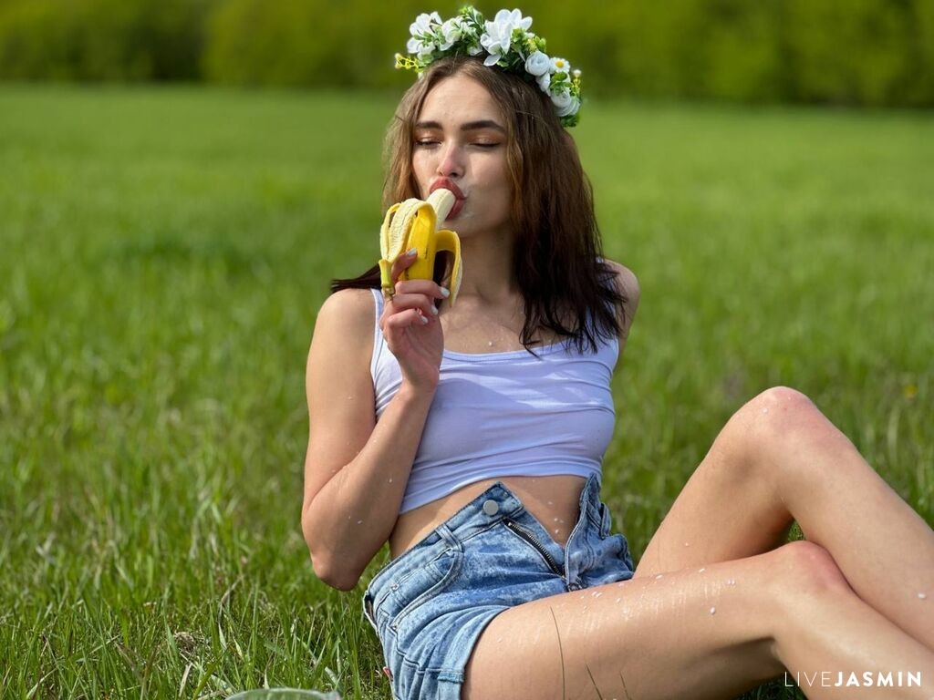 AnnaWell live cam girl profile
