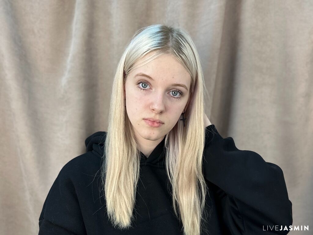 AnnitaKratochvil LiveJasmin model profile