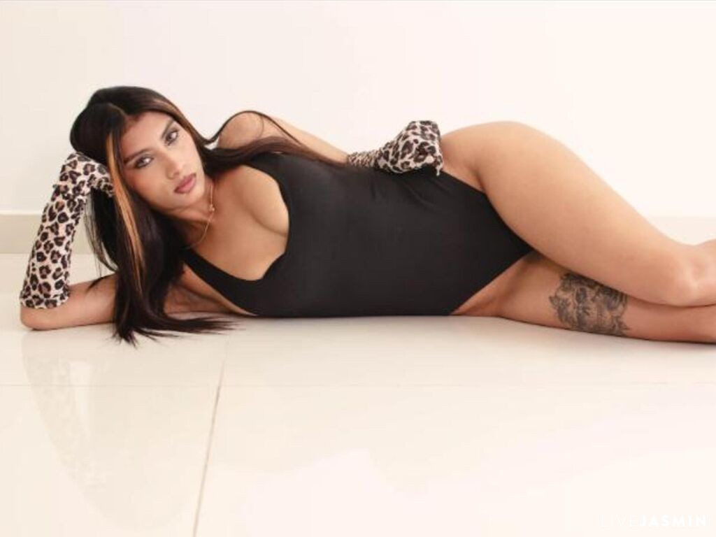 Cam girl profile image for AnnyRua