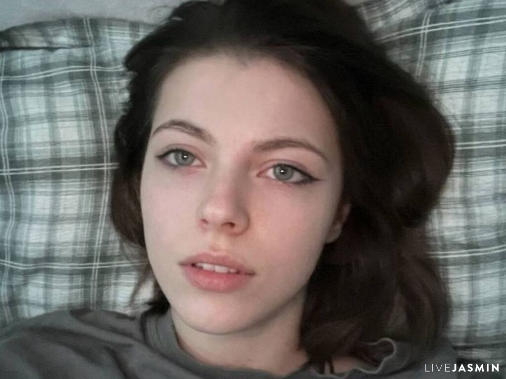 Cam girl profile image for AntoinetteCurtis