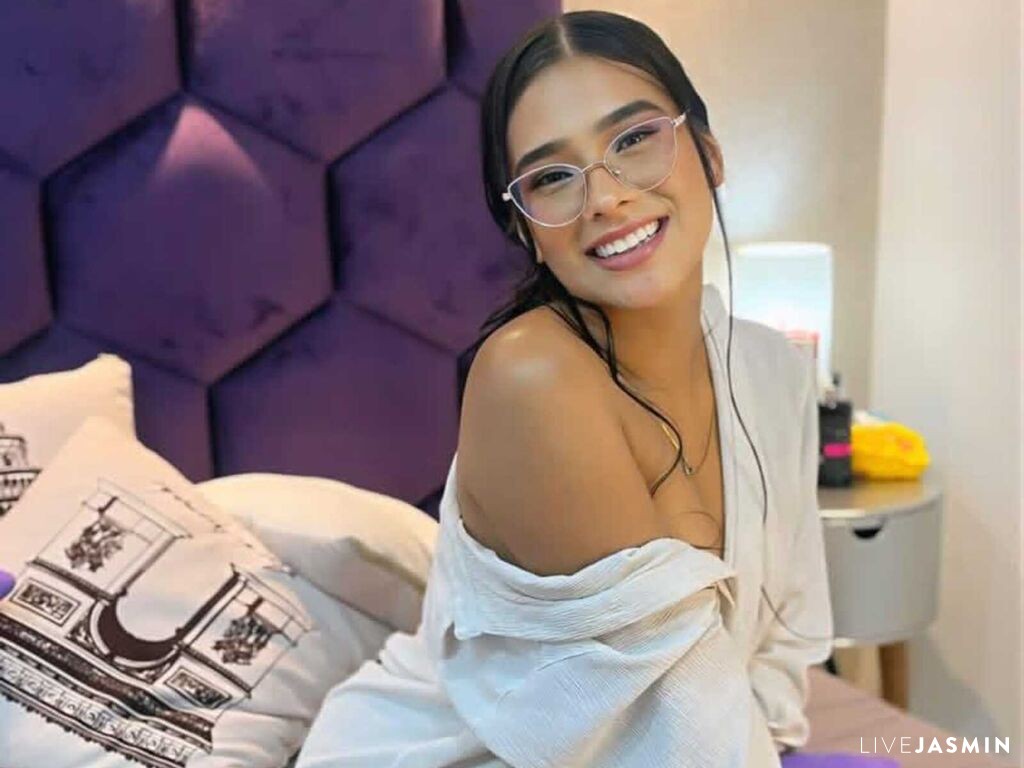 View AntonelaPrescott live cam profile