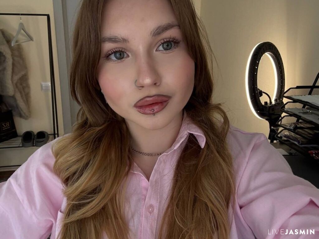 ArmidaBryon live cam girl profile