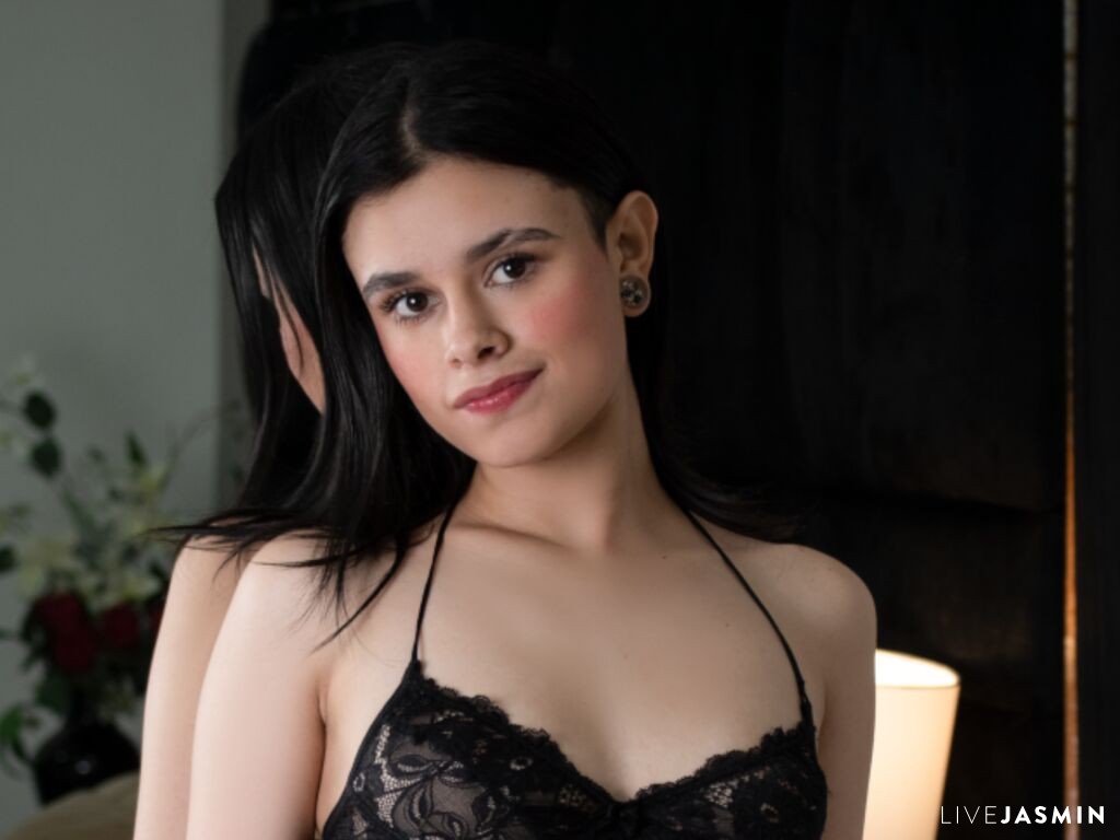 AshleyGinger model profile and live status