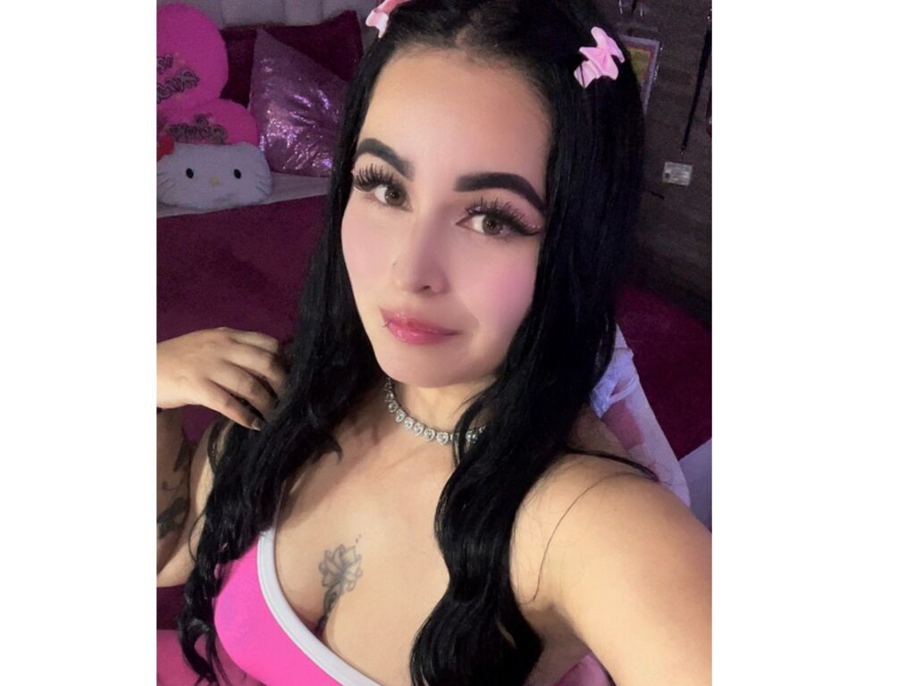 Cam girl profile image for AshleyPearl
