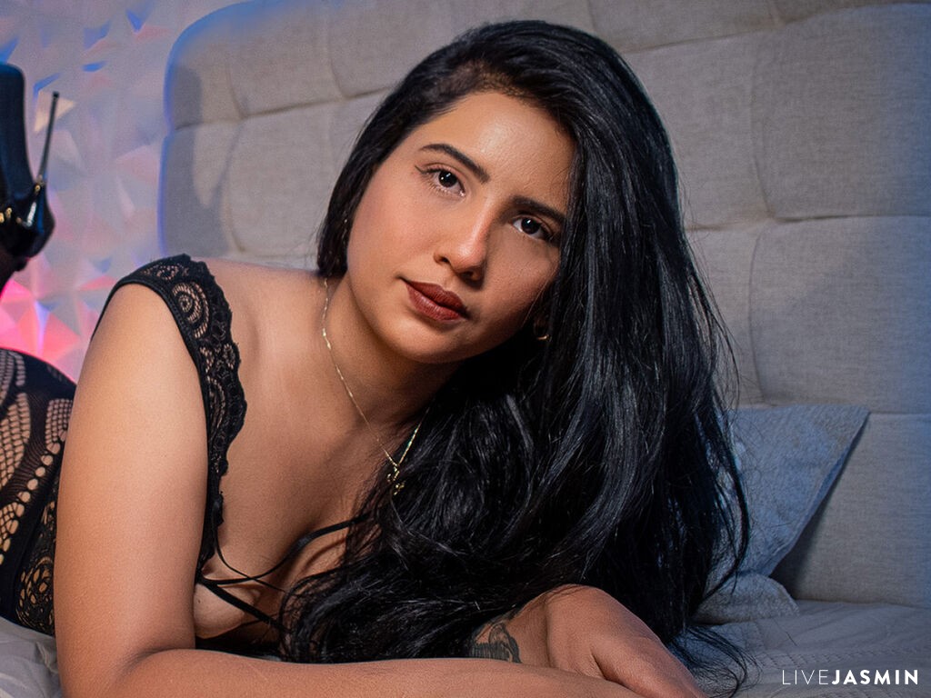 Cam girl profile image for AshleyRoxe