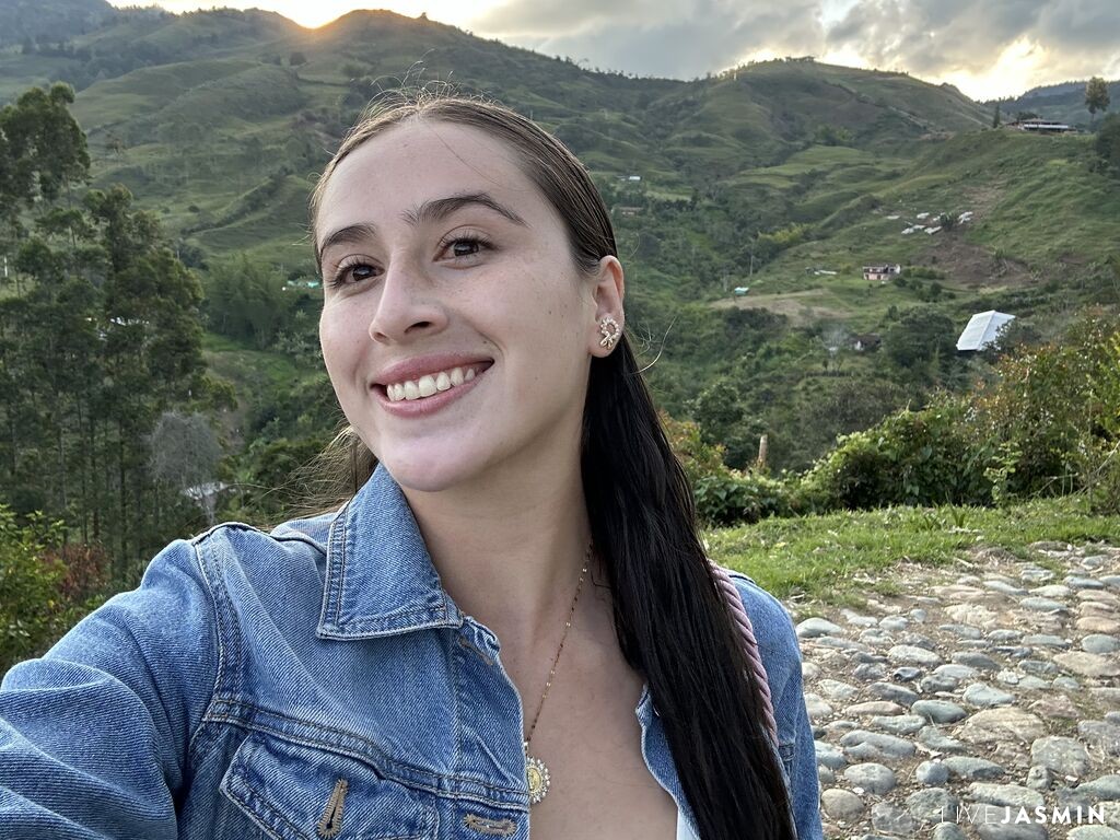 Profile photo for AuraCrhistina