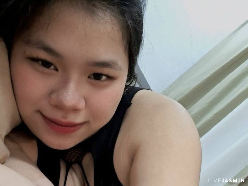 Profile photo for AveryKim