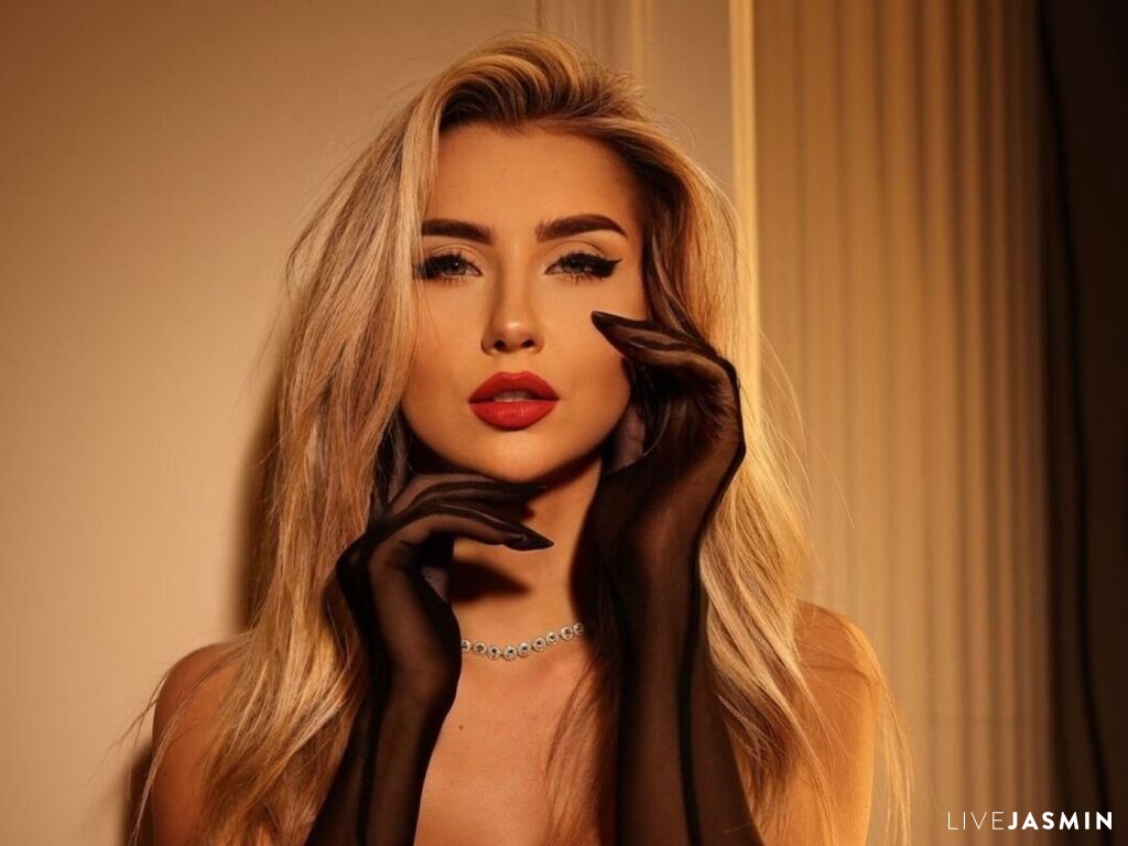 View AyannaSun on AlwaysCamGirls