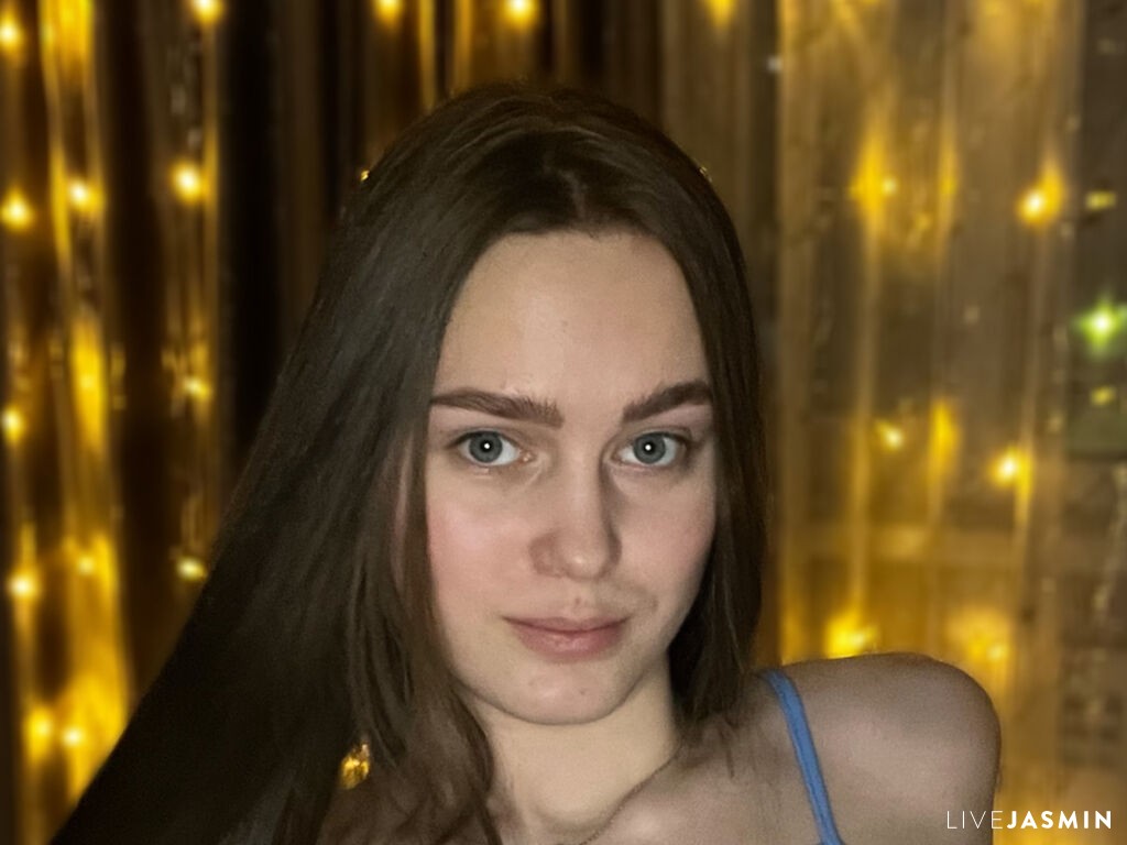 Cam girl profile image for BernardineCaiafa