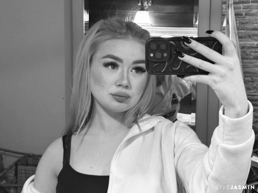 Cam girl profile image for BevGreff