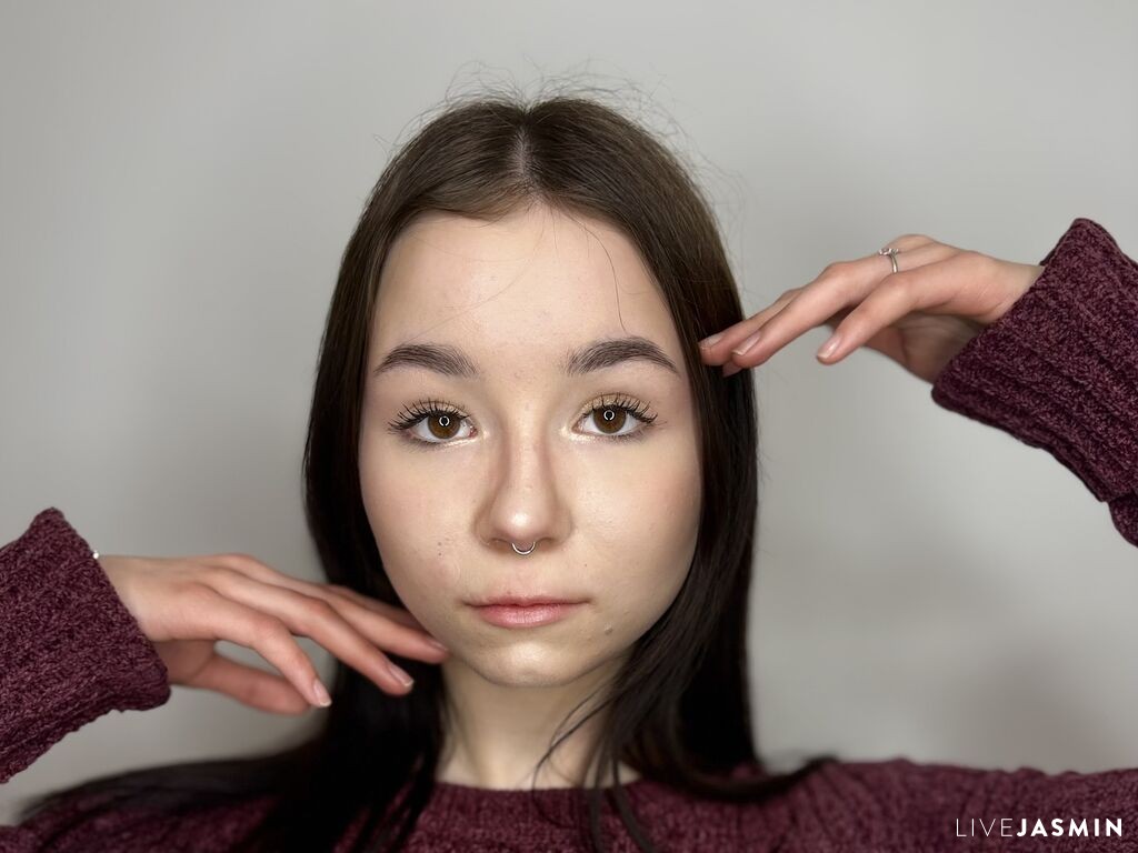 BibiEury model profile and live status
