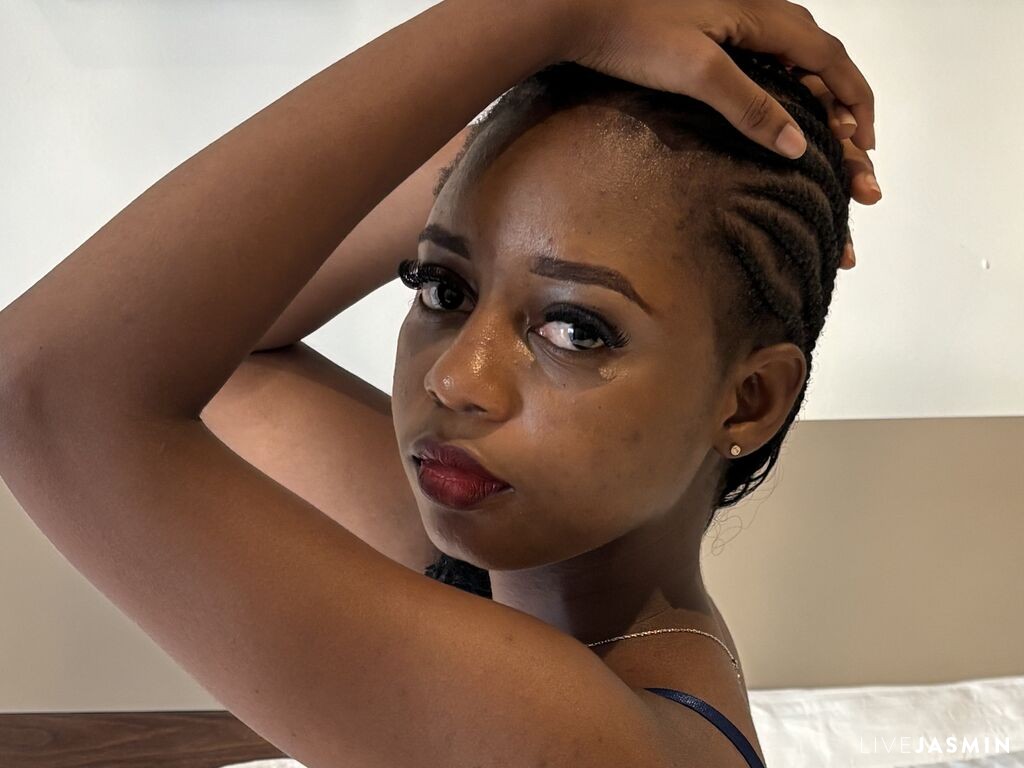 BrianaHadid LiveJasmin model profile