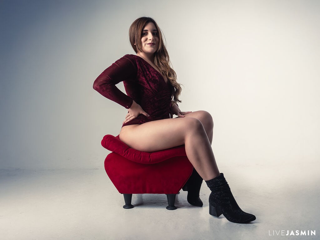 BrielleKay model profile and live status