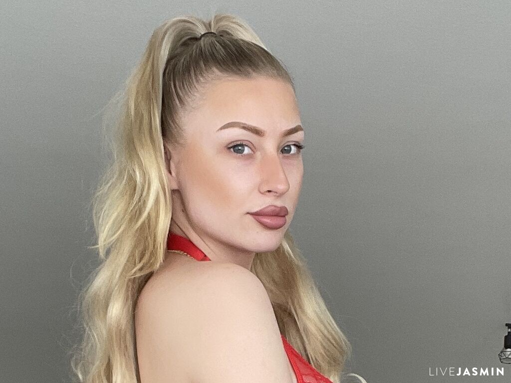 Profile photo for blondebelle