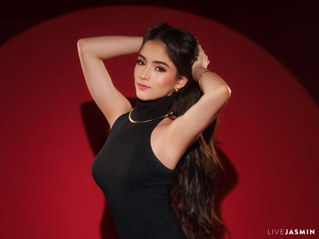 Live cam profile for CamilaMalkovich