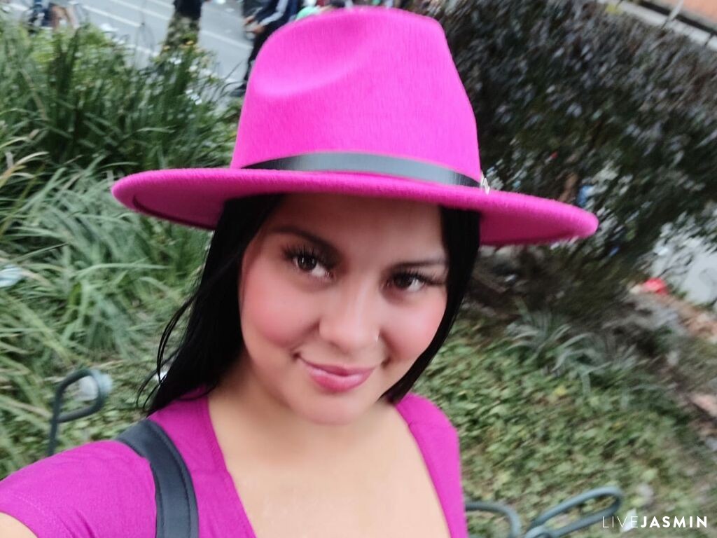 CamilitaGarcia model profile and live status