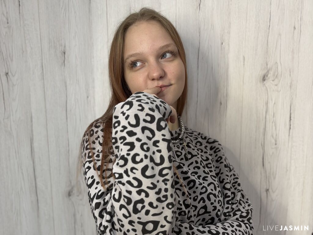 Cam girl profile image for CandaceLir