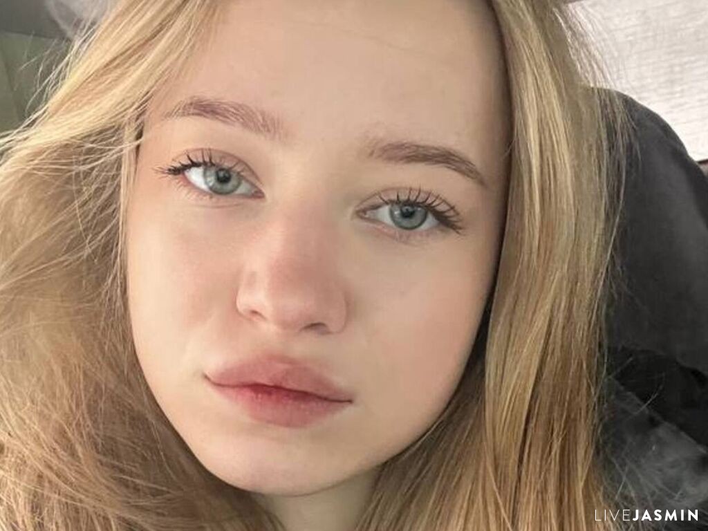 CarmelVansciver model profile and live status