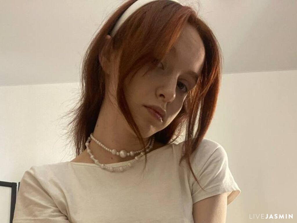 CarolinaNeedam model profile and live status